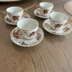 Elegant Gold and Brown Leaf Pattern Tea Cup Set